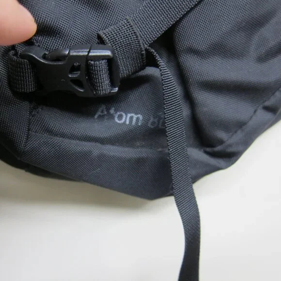 Patagonia 8L Atom Sling Bag Black/Silver with Adjustable Strap - Picture 4 of 9